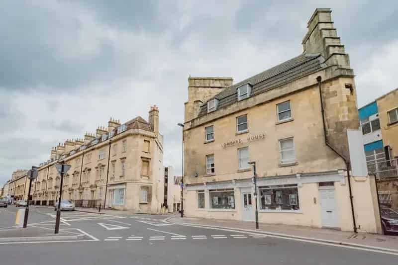 1 Bedroom Flat to Rent Spacious Unfurnished Apartment