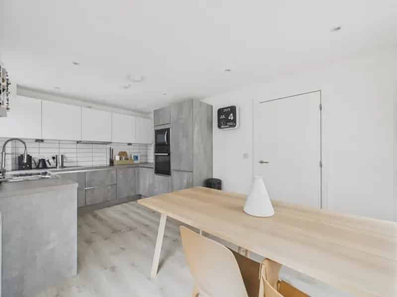 4 bedroom House
 For Sale