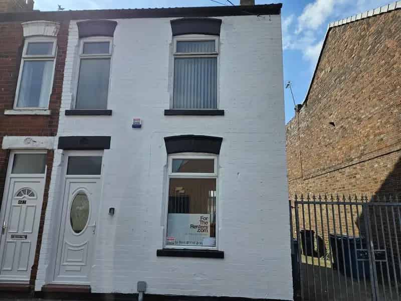 2 bedroom end of terrace house to rent