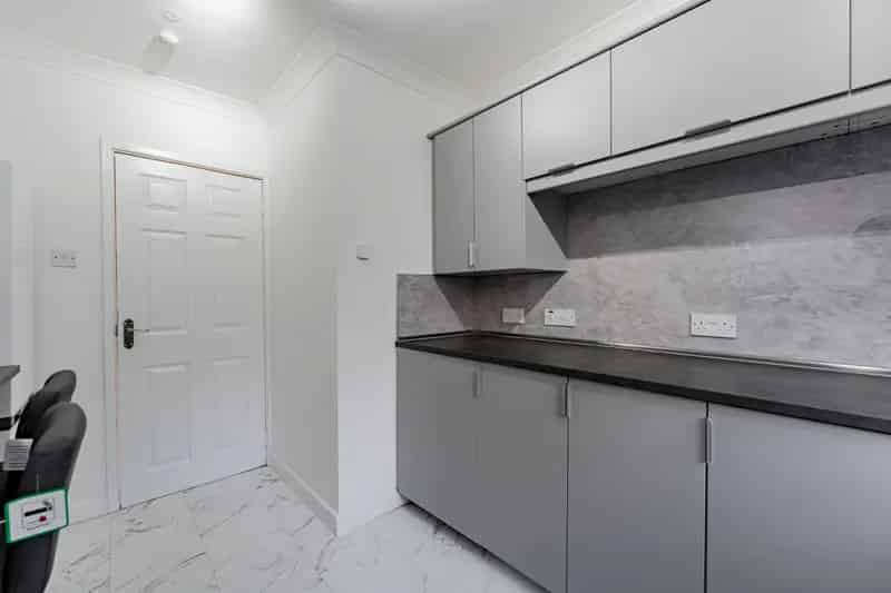 Flat For Rent , Busby, Scotland