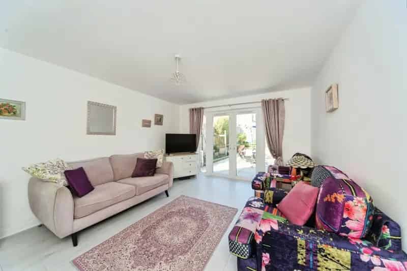 Five Bedroom Detached House Larkswood Eastbourne
