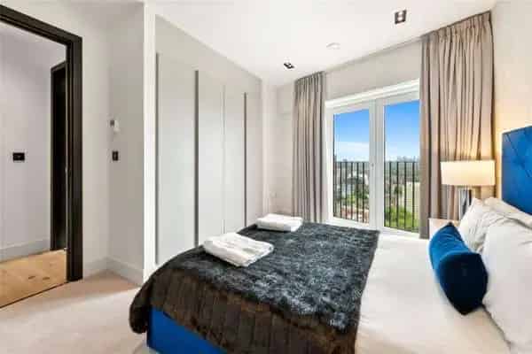 Luxury 3-Bed Apartment with Panoramic Views