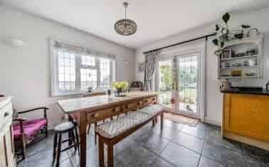 Spacious Family Home in Budleigh Salterton
