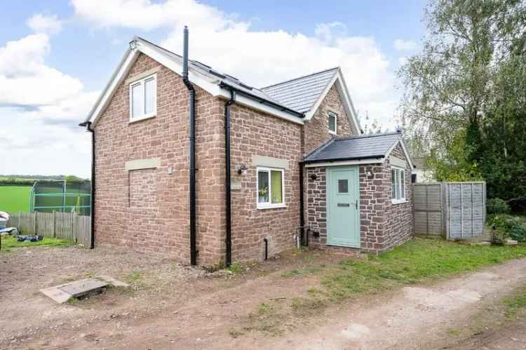 2 Bedroom Detached House for Sale