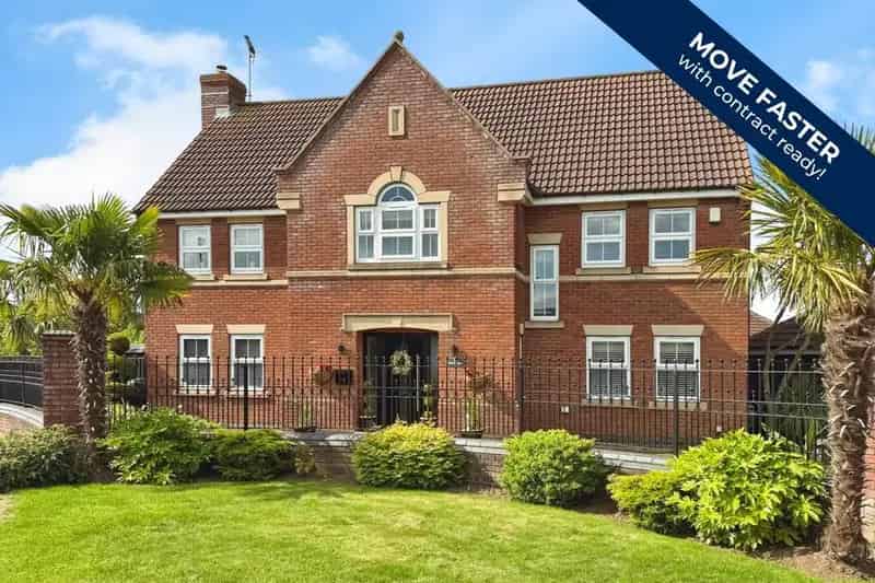 5 Bedroom Detached House for Sale