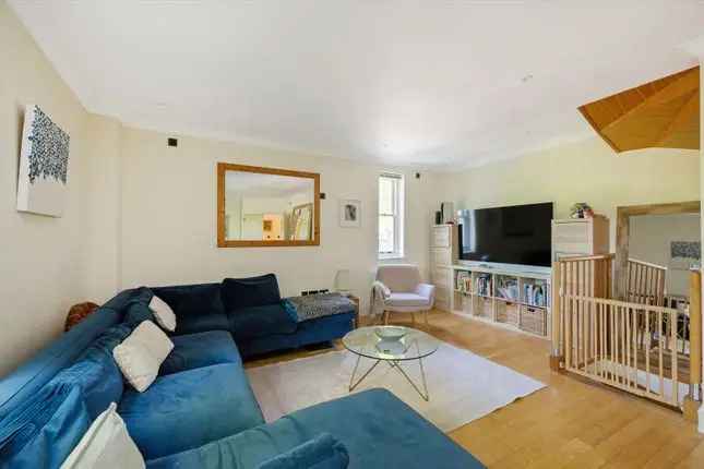 3-Bed Maisonette Hampstead Gated Development Near Hampstead Heath