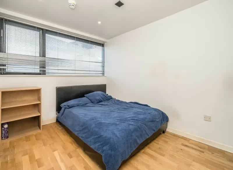 One Bedroom Apartment in The Richard Roberts Residence