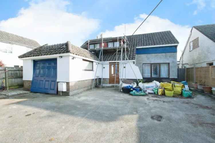 5 Bedroom House with Large Garden and Driveway
