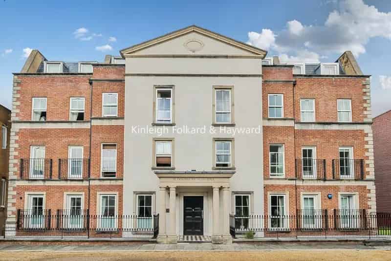 Flat For Sale , London, England