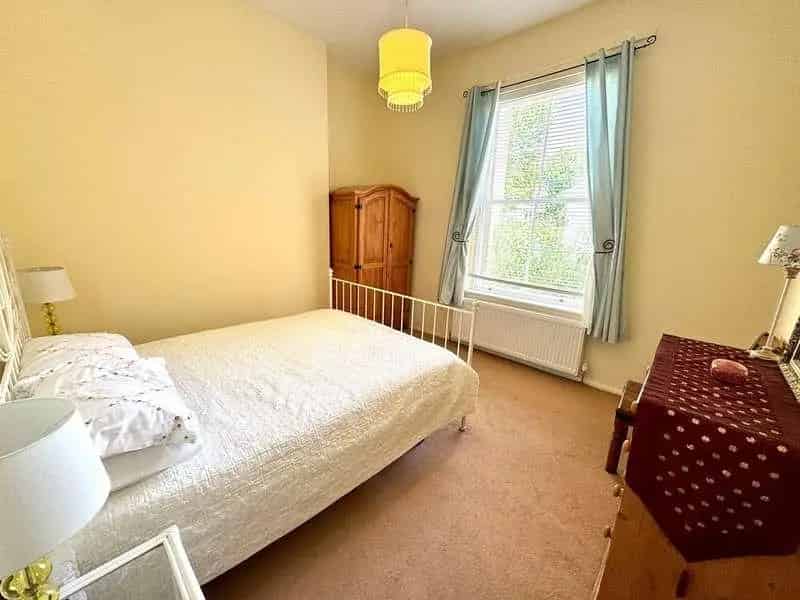 1 Bed Flat for Sale in Brighton's Montpelier Clifton Hill