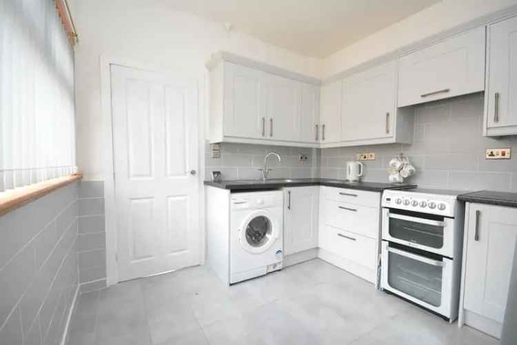 Stenhousemuir Semi-Detached Cottage - Family Home with Large Garden
