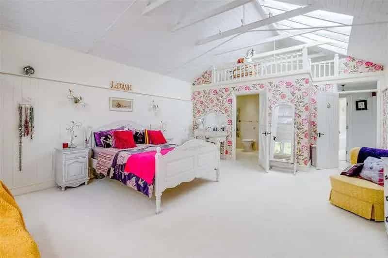 5 Bed House for Sale with Detached Annexe