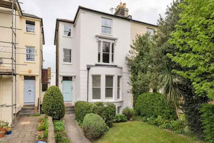 1 Bedroom Garden Flat for Sale