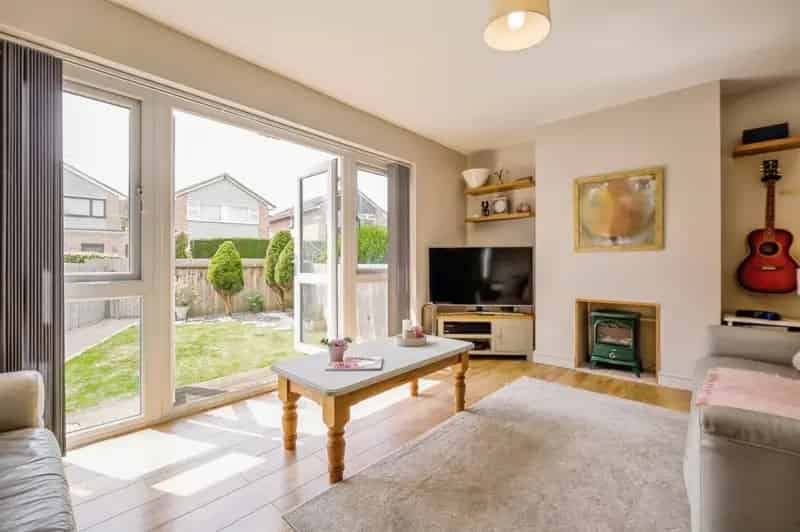2 Bedroom Semi Detached House Popular Cul De Sac Location