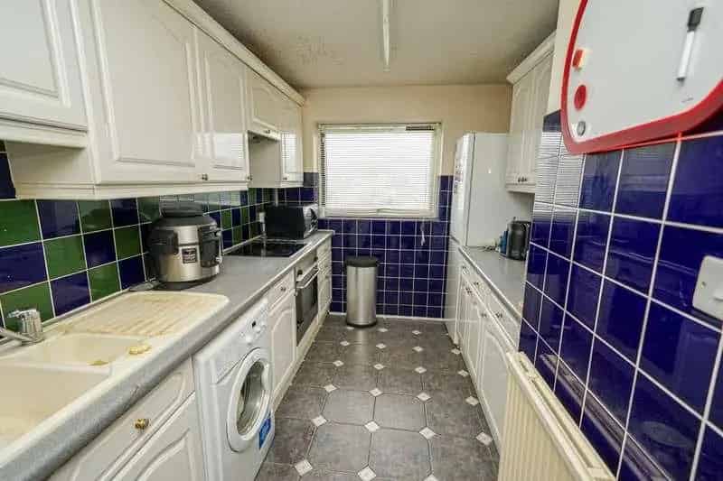 2 Bed Flat for Sale - Needs Modernisation