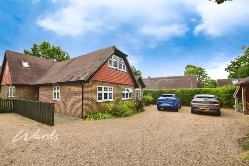 4 bedroom detached house to rent