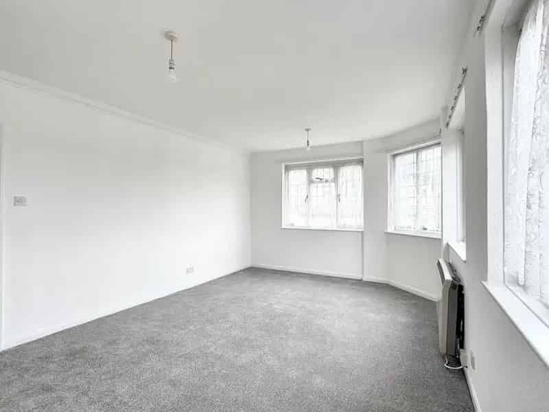 1 Bedroom Flat To Rent