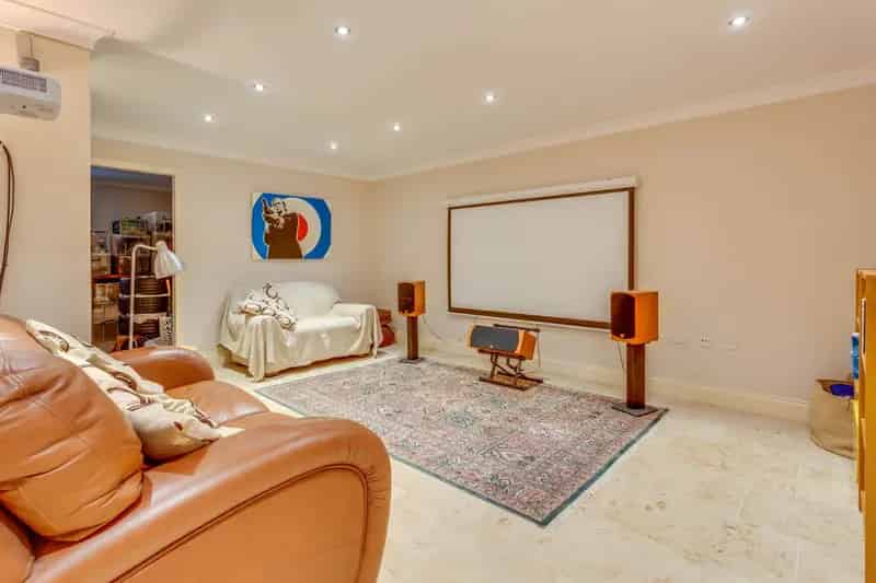 5 Bedroom Detached House to Rent Caversham