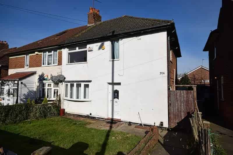 4 Bedroom Semi-Detached House for Sale