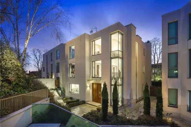 Detached house to rent in West Heath Road, Hampstead, London NW3