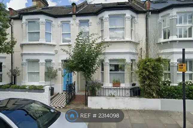 Terraced house to rent in London, London SW6