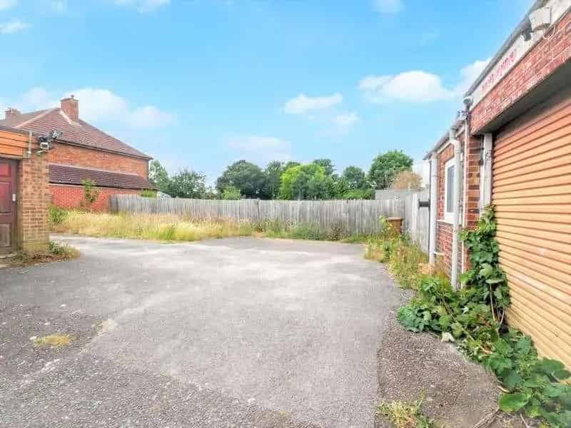 3 Bed House for Sale - Ex-Retail Premises - Development Opportunity