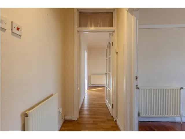 1 Bedroom Flat for Sale in Stepps