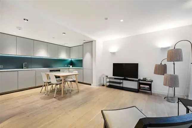 Mews house to rent in Fulham Road, Fulham, London SW6