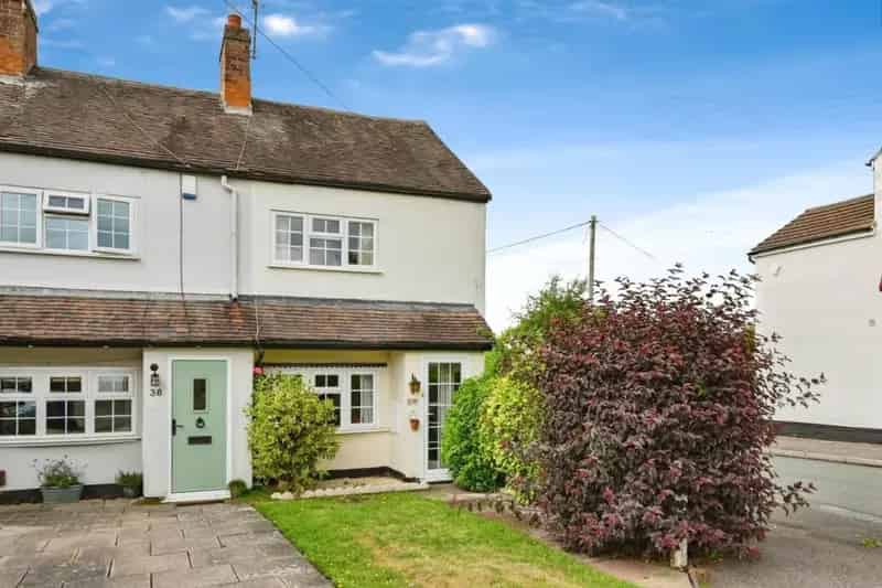 2 Bed Cottage for Sale City Centre Cathedral Views