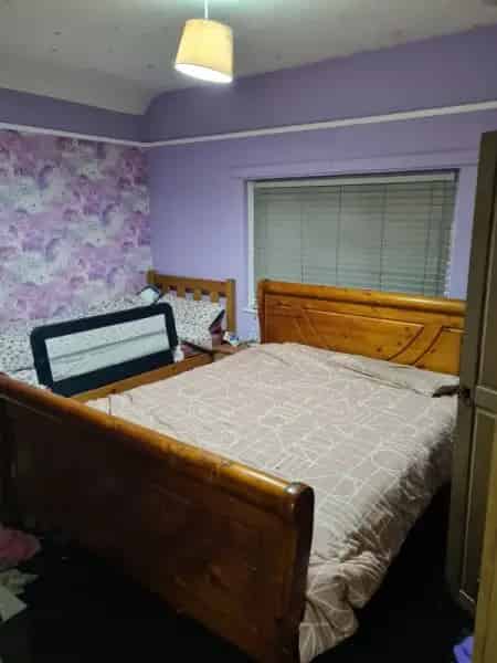 3 Bed Semi Detached House Near Amenities