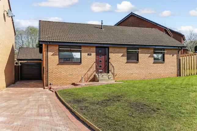 Detached Bungalow for Sale in Sandyhills Glasgow