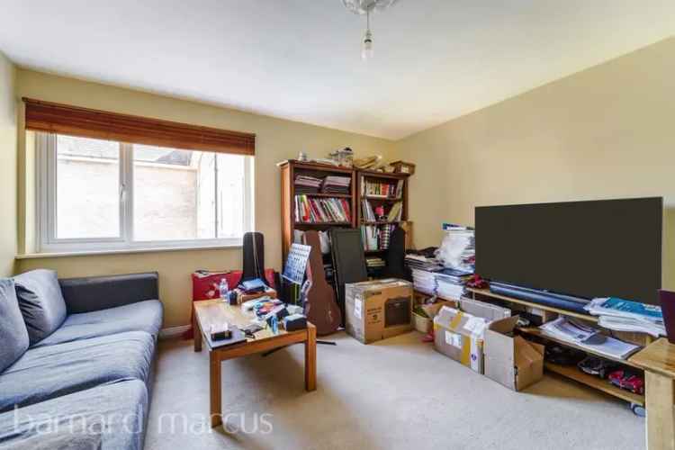 Two Double Bedroom Apartment Near New Malden High Street and National Rail