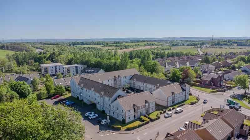 2 Bedroom Flat for Sale Near Train Station
