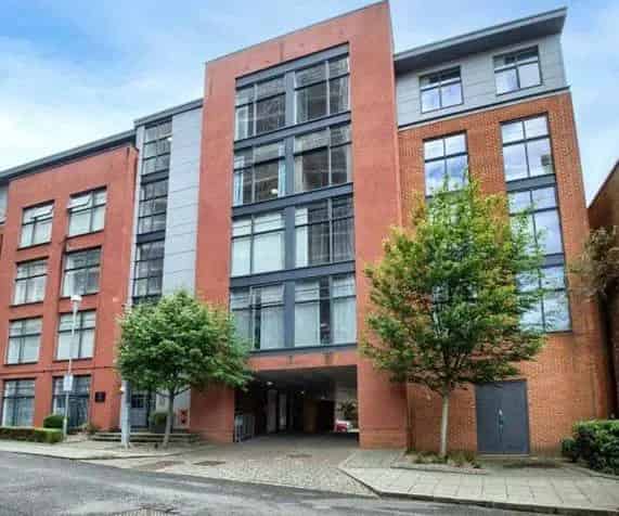 1 Bedroom Flat for Sale in Birmingham - Modern Auction Property