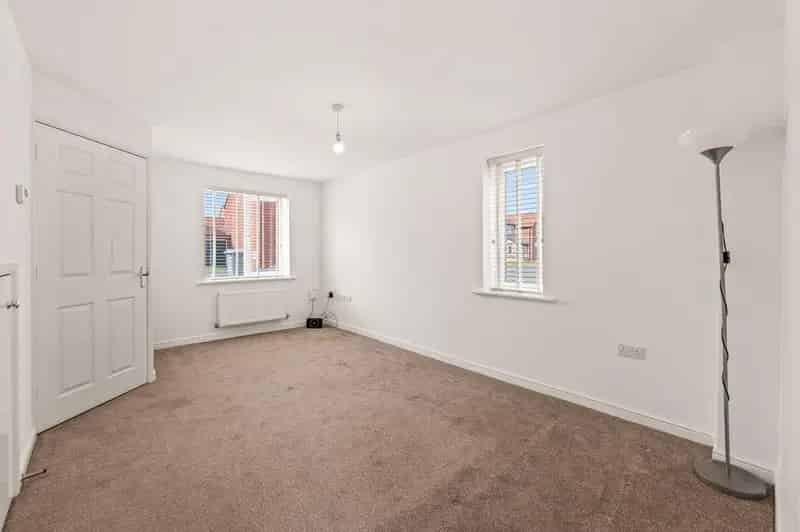 3 Bed Semi-Detached House For Sale