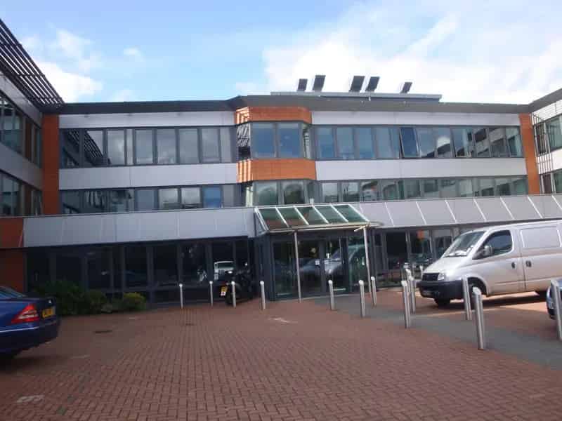 Commercial property For Rent , 582, Honeypot Lane, London, England