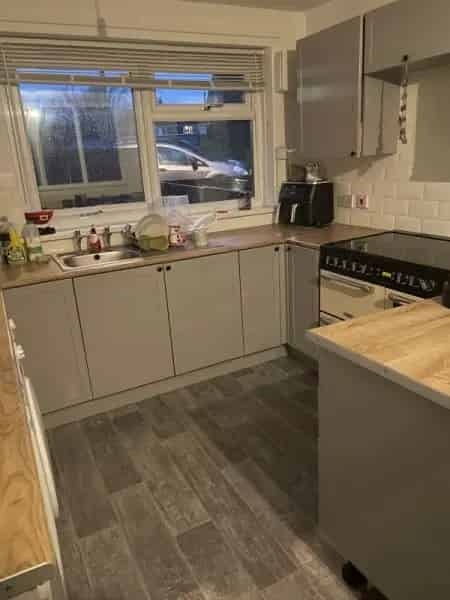 3 Bed Townhouse Near Shops and City Centre