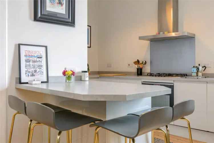 2 Bedroom Apartment for Sale in Edinburgh Hillside