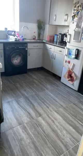 2 Double Bedroom Flat Near Schools Parks and Train Station