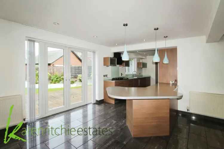 4 Bedroom Detached House for Sale Smithills