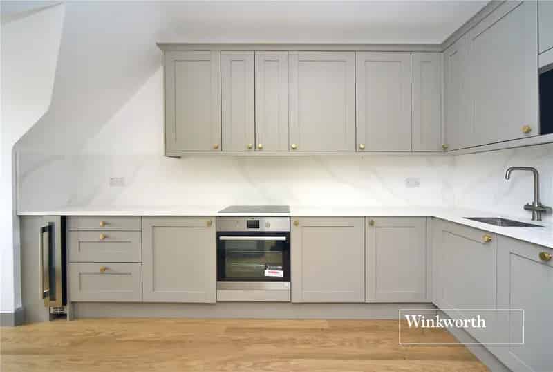 1 Bedroom Apartment Cheam Luxury Gated Development