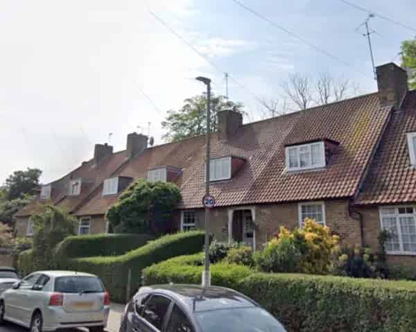 3 Bedroom Cottage House Near Putney Heath