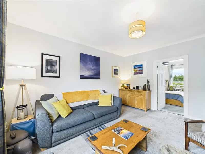 3 Bedroom Apartment for Sale in Edinburgh