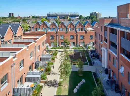 Ground Floor Flat in Upton Village E13 - 2 Beds, Garden