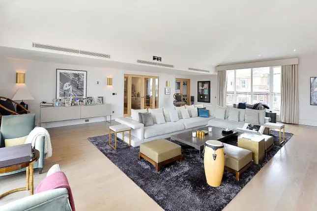6 Bedroom Penthouse Apartment for Sale in Chelsea