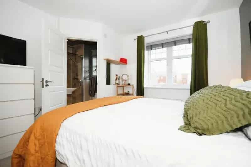 4 Bed Modern Family Home For Sale Under NHBC Guarantee