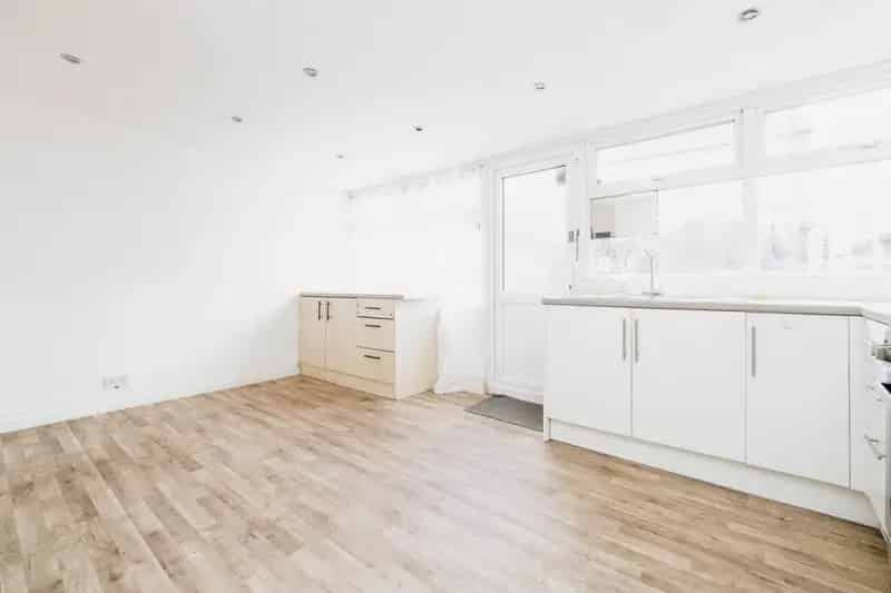 Three Bedroom Extended Terrace House Near Barking and Upney Stations
