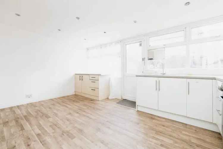 Three Bedroom Extended Terrace House Near Barking and Upney Stations