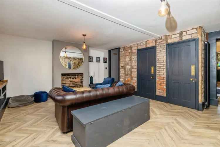 Two Bedroom Home in Lincoln's Bailgate Area
