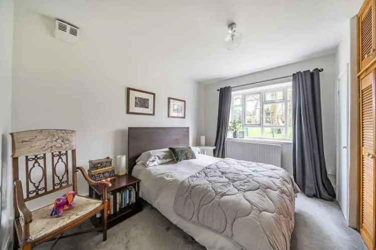 4 bed flat for sale